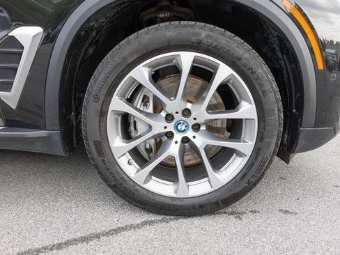Used 2025 BMW X5 xDrive50e AWD/4WD image 11