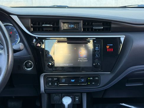 Used 2018 Toyota Corolla XSE image 21