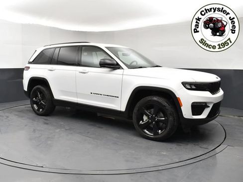 Used 2024 Jeep Grand Cherokee Limited w/ Luxury Tech Group II AWD/4WD image 1