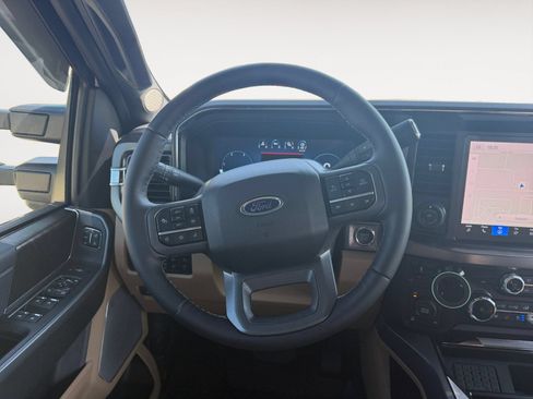 Used 2025 Ford F350 Lariat w/ Lariat Ultimate Package AWD/4WD image 12