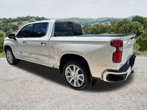 Used 2024 Chevrolet Silverado 1500 High Country w/ High Country Premium Package AWD/4WD image 7
