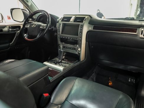 Used 2017 Lexus GX 460 Premium w/ Premium Package image 55