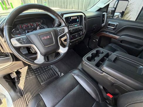 Used 2019 GMC Sierra 2500 SLT w/ Duramax Plus Package AWD/4WD image 7