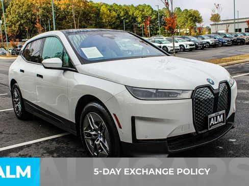 Used 2023 BMW iX xDrive50 image 4