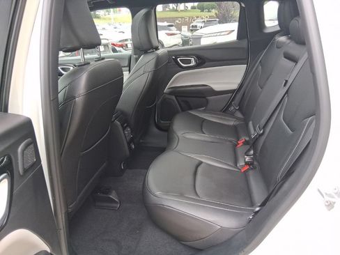 Used 2025 Jeep Compass Limited w/ Sun & Sound Group AWD/4WD image 30