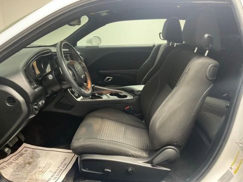 Used 2018 Dodge Challenger SXT w/ Driver Convenience Group image 14