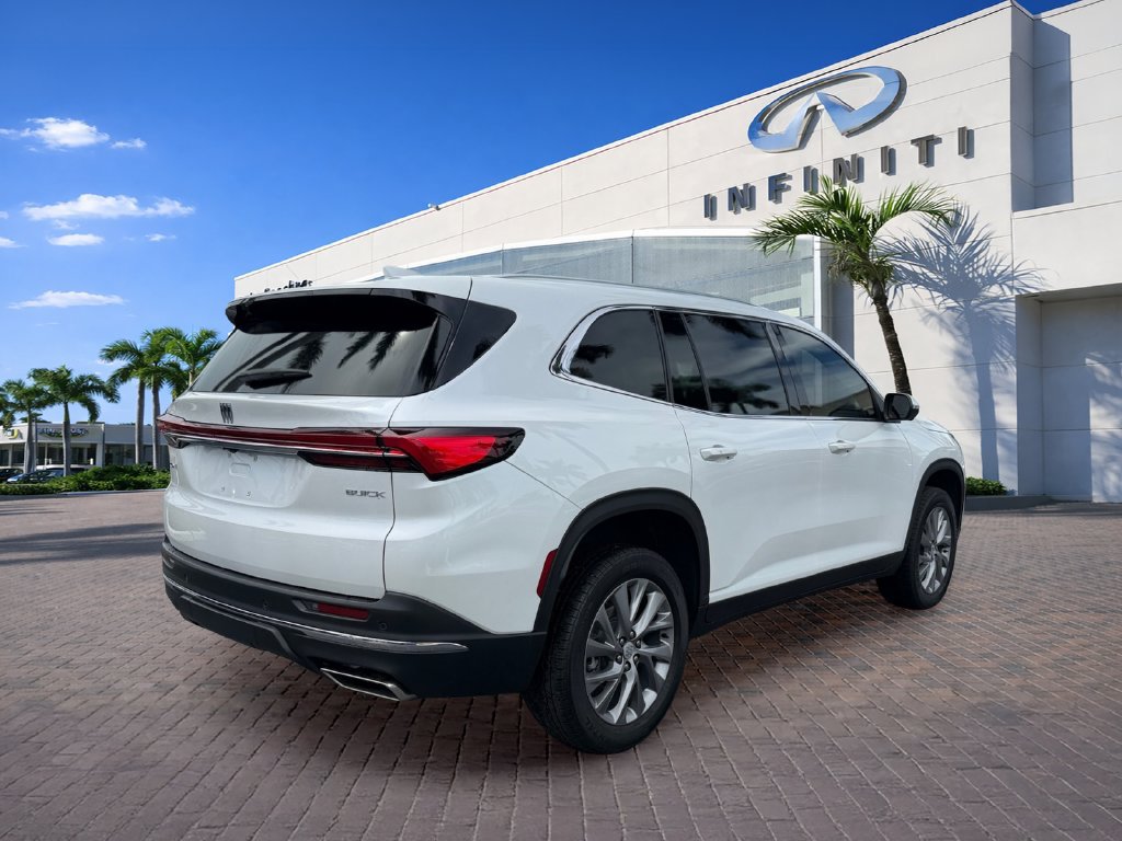 Used 2025 Buick Enclave Preferred w/ Power Package FWD image 7