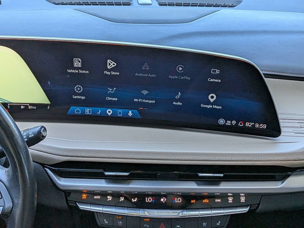 Used 2025 Cadillac XT4 Premium Luxury FWD image 19
