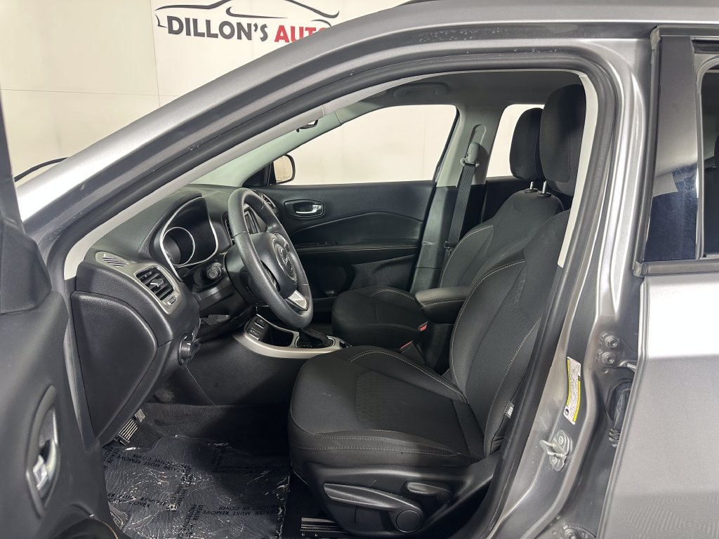 Used 2018 Jeep Compass Sport FWD image 13