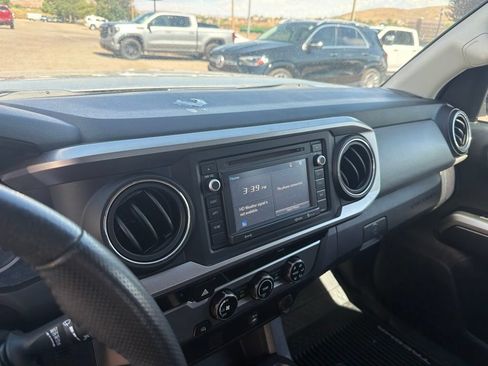 Used 2017 Toyota Tacoma SR5 w/ Tow Package RWD image 17