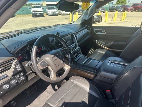 Certified 2019 GMC Yukon XL Denali w/ Open Road Package AWD/4WD image 17