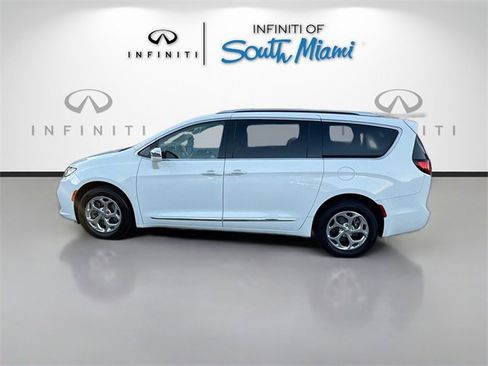 Used 2021 Chrysler Pacifica Limited image 4
