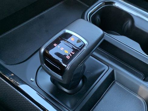 Used 2022 Chevrolet Silverado 1500 ZR2 w/ Technology Package image 34