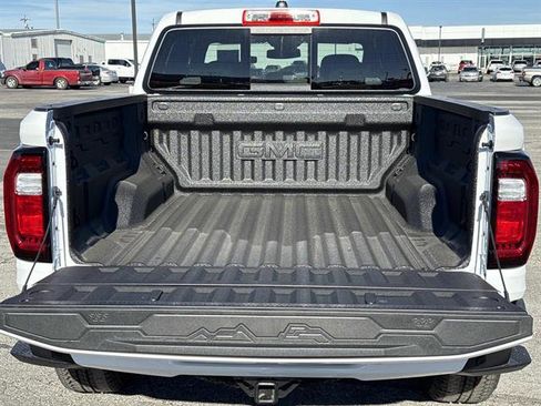 Used 2026 GMC Canyon AT4 image 9