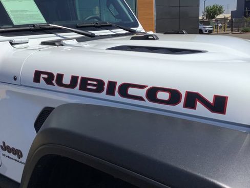 Used 2025 Jeep Wrangler Unlimited Rubicon w/ Convenience Group AWD/4WD image 43