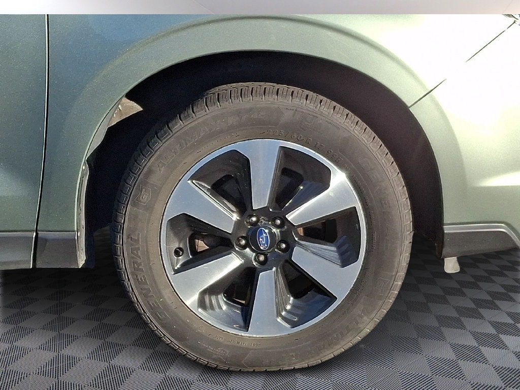 Used 2017 Subaru Forester 2.5i Limited AWD/4WD image 10