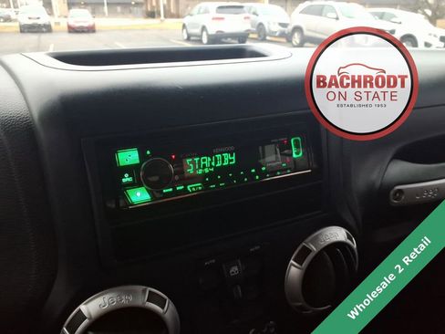 Used 2013 Jeep Wrangler Unlimited Sahara w/ Max Tow Pkg image 10