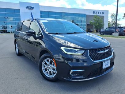 Used 2023 Chrysler Pacifica Touring-L