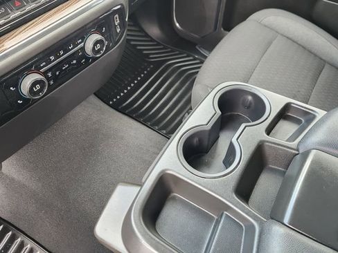 Used 2023 Chevrolet Silverado 1500 LT AWD/4WD image 18
