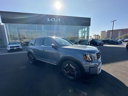 Certified 2025 Kia Telluride S