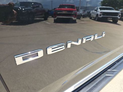 Used 2025 GMC Yukon Denali AWD/4WD image 29