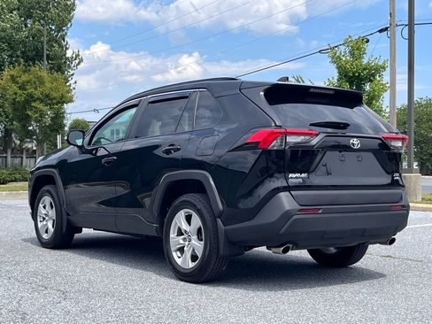 Used 2021 Toyota RAV4 XLE AWD/4WD image 6