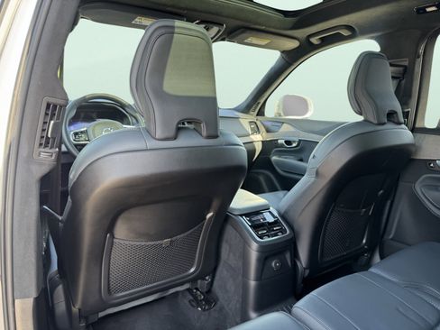 Used 2024 Volvo XC90 T8 Ultimate w/ Lounge Package image 36