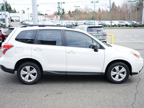 Used 2015 Subaru Forester 2.5i w/ Alloy Wheel Package image 6