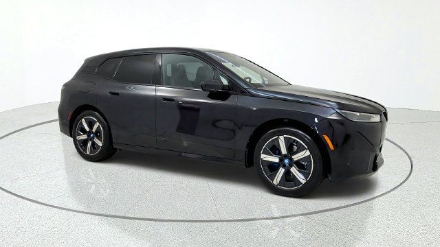 Used 2024 BMW iX xDrive50 w/ Premium Package AWD/4WD image 10