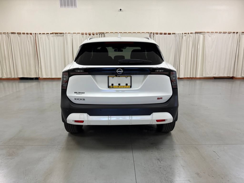 Used 2025 Nissan Kicks SR FWD image 7