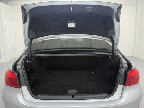 Used 2019 BMW 530e w/ Convenience Package image 61