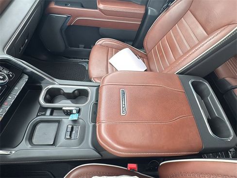 Used 2024 GMC Sierra 2500 Denali Ultimate image 31