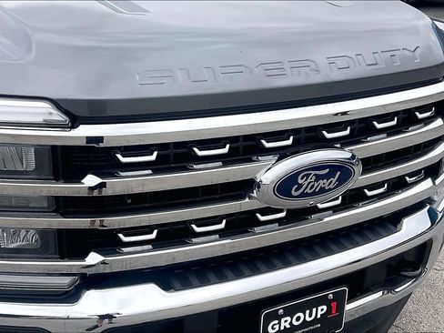 Used 2025 Ford F250 Lariat w/ Chrome Package image 30