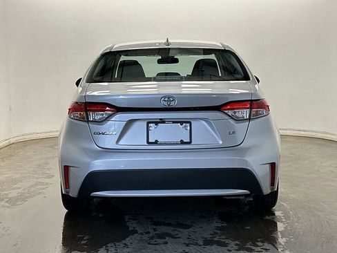Used 2022 Toyota Corolla LE image 4