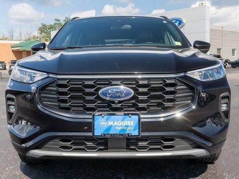 Used 2023 Ford Escape ST-Line Select w/ Tech Pack #2 AWD/4WD image 3