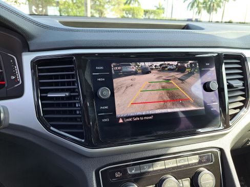 Used 2022 Volkswagen Atlas SEL R-Line image 18