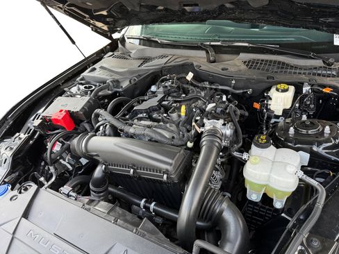 Used 2025 Ford Mustang Coupe image 12