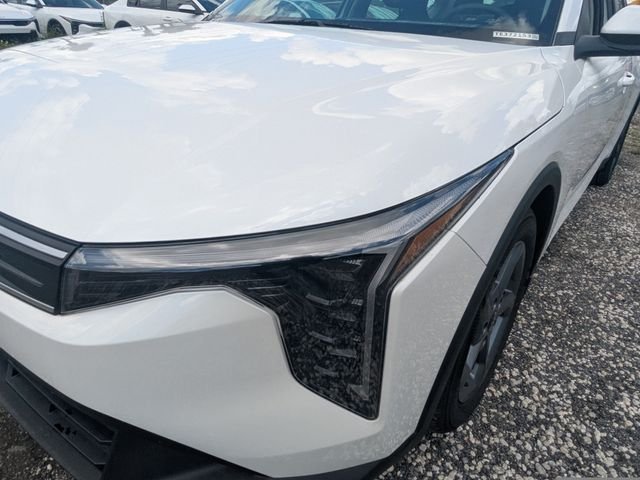 New 2026 Kia K4 FWD image 10