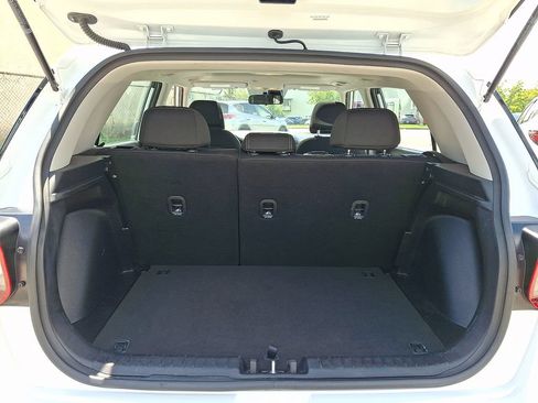 Certified 2025 Hyundai Venue SEL FWD image 29