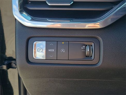 Used 2024 GMC Acadia Elevation image 27