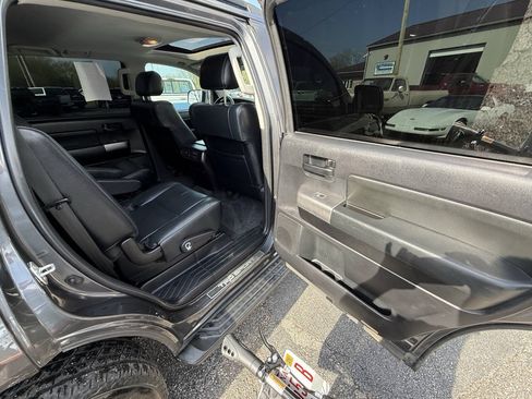 Used 2018 Toyota Sequoia TRD Sport AWD/4WD image 25