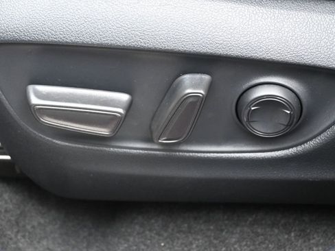 Certified 2024 Toyota Venza Nightshade image 12