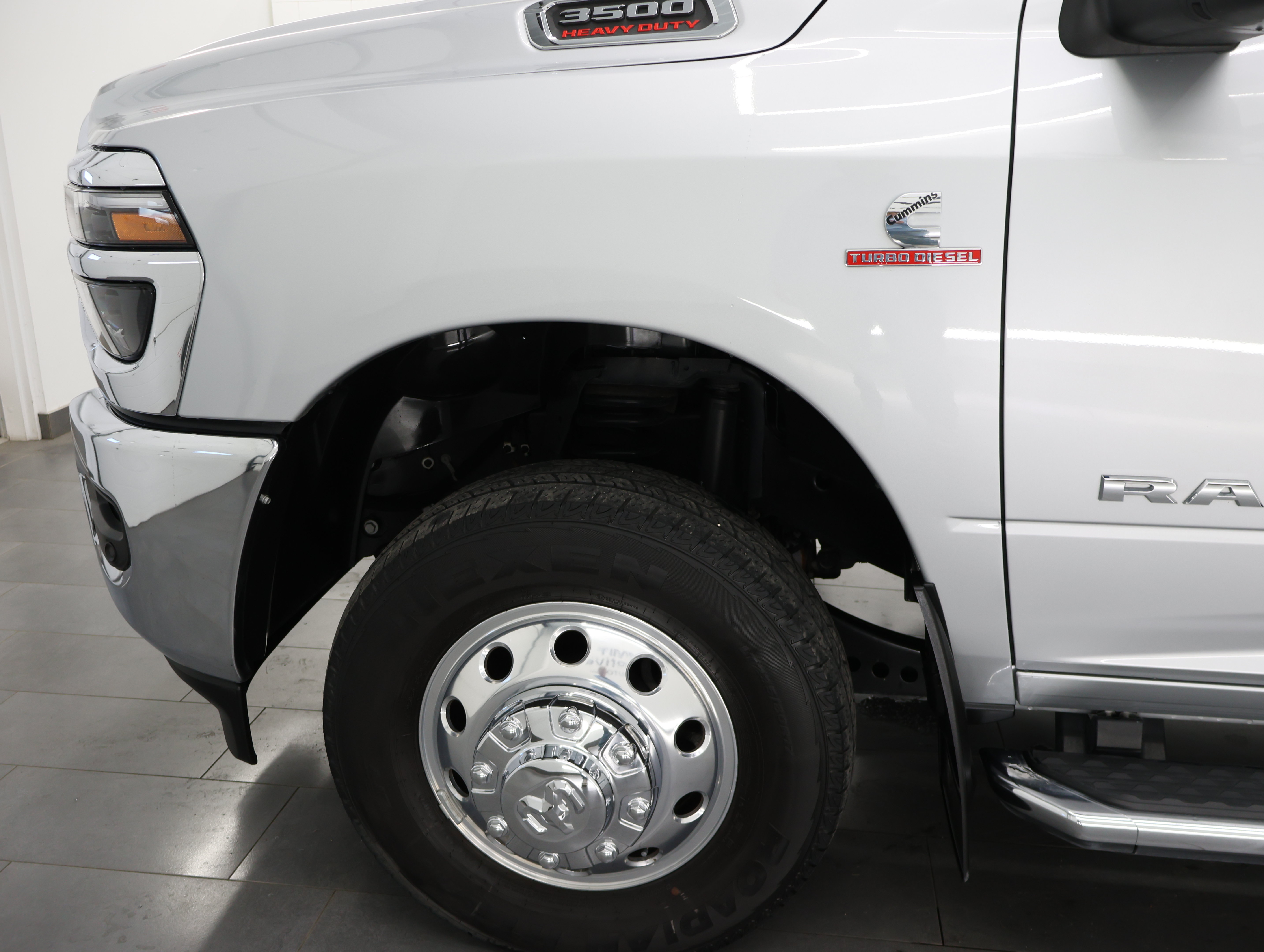 Used 2026 RAM 3500 Laramie AWD/4WD image 32