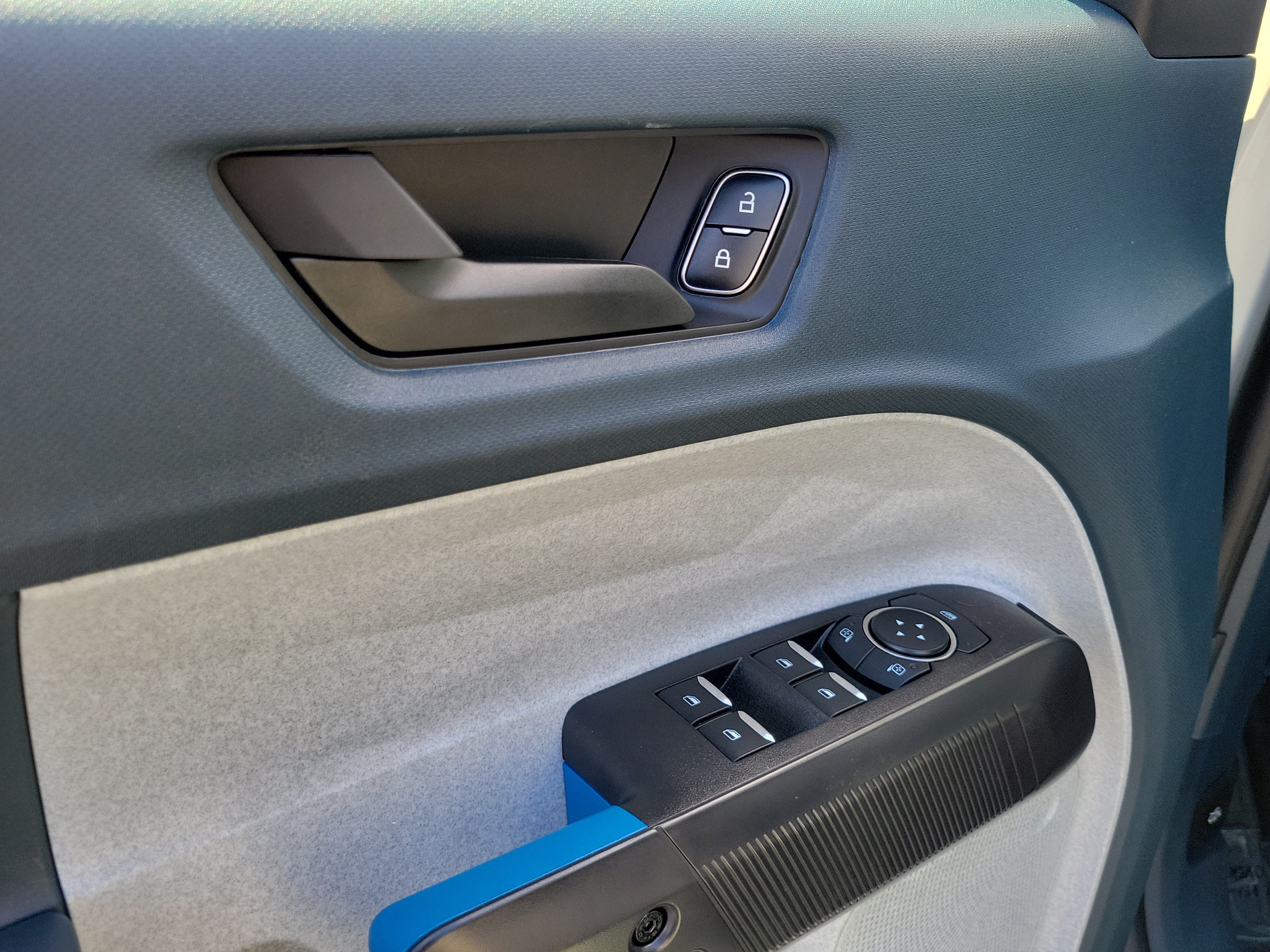 Certified 2025 Ford Maverick XLT FWD image 18