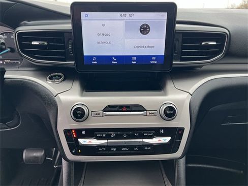Used 2021 Ford Explorer XLT w/ Equipment Group 202A image 21