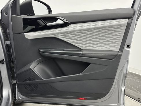 Used 2024 Volkswagen Taos S image 33