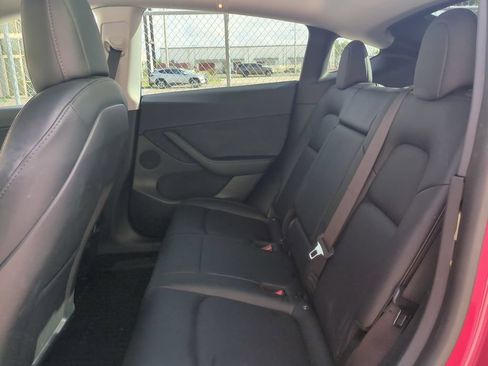 Used 2021 Tesla Model Y Long Range AWD/4WD image 16