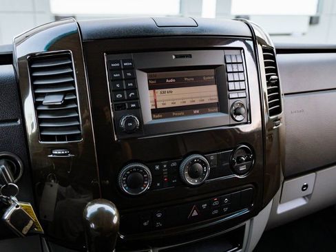 Used 2015 Mercedes-Benz Sprinter 2500 image 10