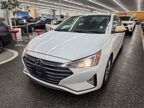Used 2019 Hyundai Elantra SEL w/ Cargo Package FWD image 2