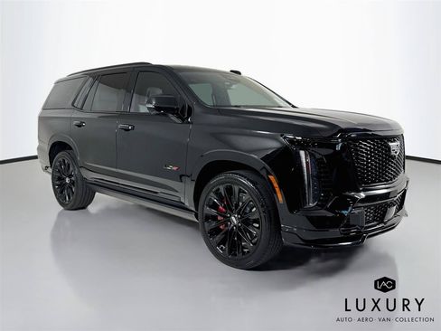 Used 2025 Cadillac Escalade V w/ LPO, ONYX Package AWD/4WD image 3